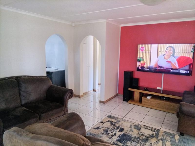 5 Bedroom Property for Sale in Amalinda Eastern Cape